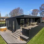 Дом отдыха 5 Bedroom Amazing In